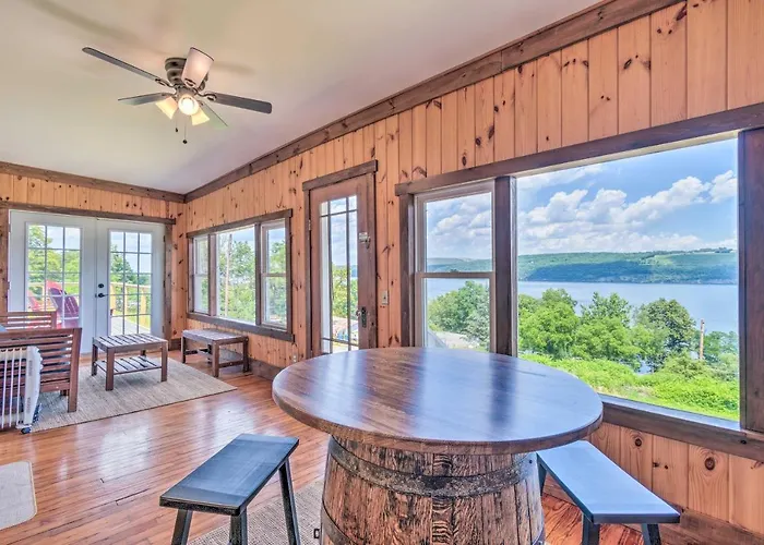 Watkins Glen Lakeview Cottage With Waterfall!